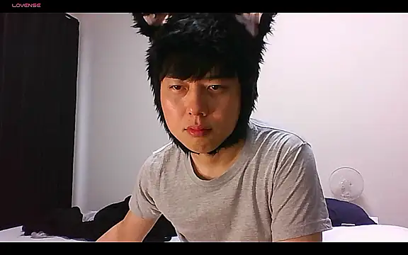 Snapshot of whitebriefboy chatting on 10-31-25, 03:29 whitebriefboy online show from 10-31-25, 03:29