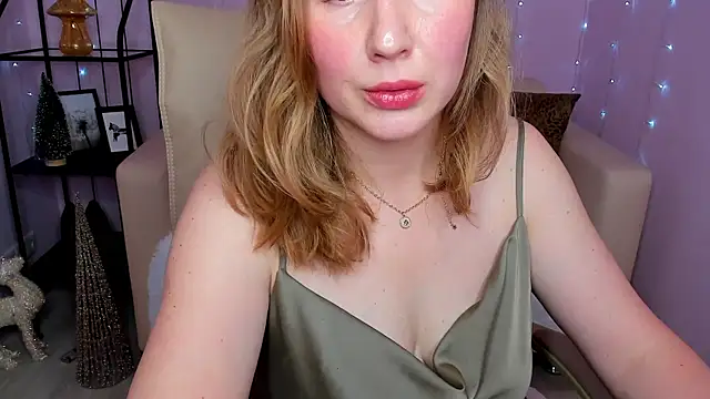 Helens love online show from 12-15-24, 05:34