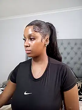 Snapshot of Candy_Love_18 chatting on 12-20-24, 03:31 Candy Love 18 online show from 12-20-24, 03:31