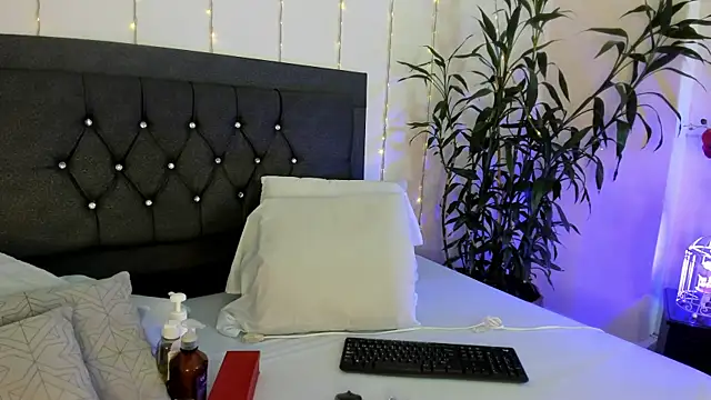 ebony hot1 online show from 12-10-24, 02:06