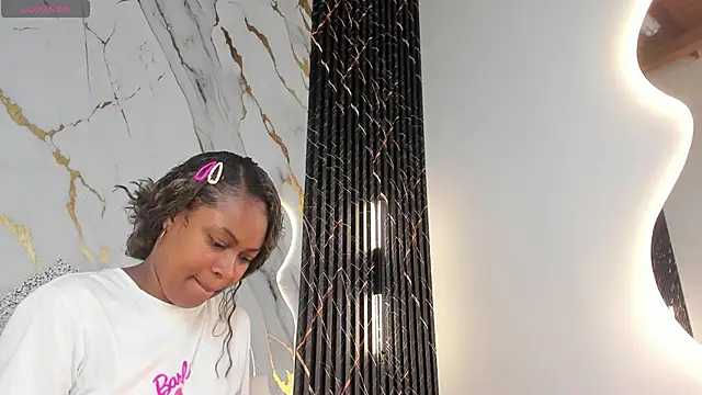 ebony hot1 online show from 10-22-25, 02:17