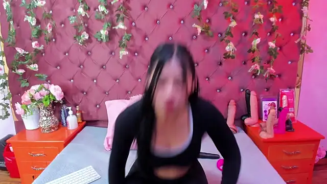 Mariana Prin online show from 10-22-25, 02:23