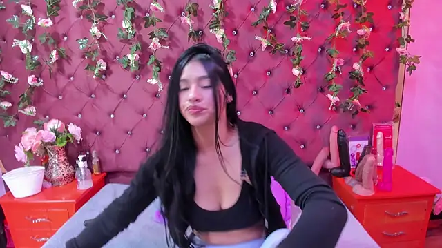 Mariana Prin online show from 12-14-25, 02:39