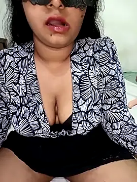 Snapshot of Reesha_99 chatting on 05-31-26, 06:20 Reesha 99 online show from 05-31-26, 06:20