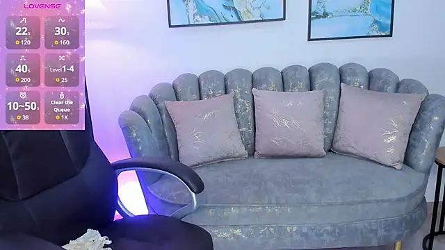 naomii campbell  online show from 11-23-25, 05:35