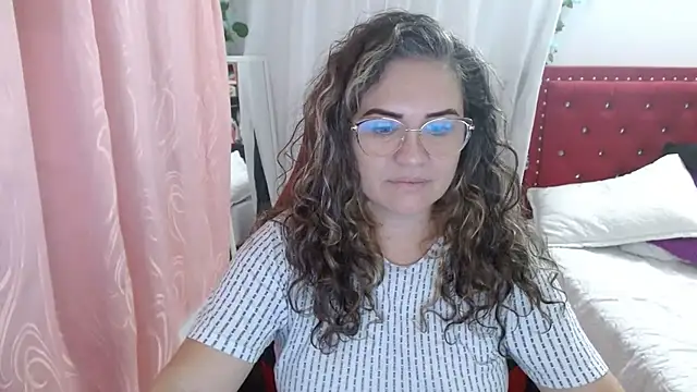 helenca43 online show from 10-30-25, 09:55