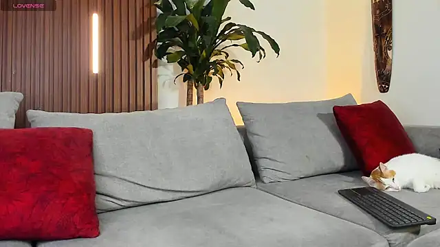 lucasanto  online show from 04-11-26, 04:39