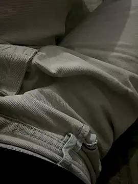 Snapshot of YawlingJingoist chatting on 11-21-25, 05:44 YawlingJingoist online show from 11-21-25, 05:44