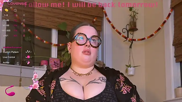 MissBika online show from 12-18-24, 01:59