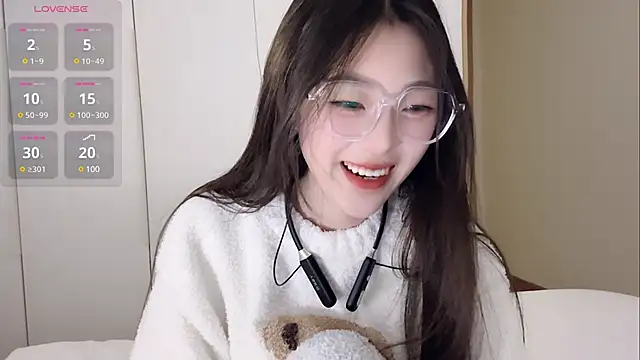 Snapshot of Sweet-Angel999 chatting on 01-25-25, 02:14 Sweet-Angel999 online show from 01-25-25, 02:14