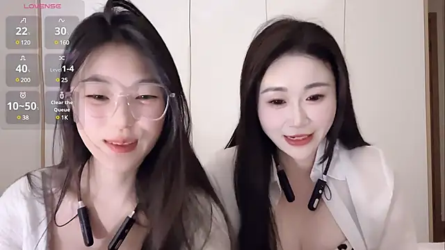 Snapshot of Sweet-Angel999 chatting on 03-04-25, 02:21 Sweet-Angel999 online show from 03-04-25, 02:21