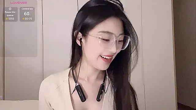 Snapshot of Sweet-Angel999 chatting on 03-19-25, 12:56 Sweet-Angel999 online show from 03-19-25, 12:56