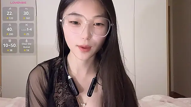 Snapshot of Sweet-Angel999 chatting on 03-21-25, 02:18 Sweet-Angel999 online show from 03-21-25, 02:18