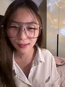 Snapshot of Sweet-Angel999 chatting on 10-23-25, 03:22 Sweet-Angel999 online show from 10-23-25, 03:22