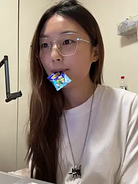 Sweet-Angel999 online show from 12-18-25, 04:02