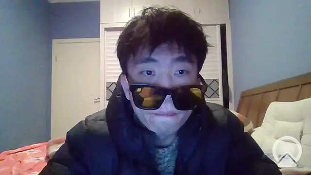 Snapshot of shuai321 chatting on 02-05-25, 02:26 shuai321 online show from 02-05-25, 02:26