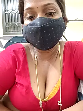 Snapshot of Renuma chatting on 02-18-25, 01:00 Renuma online show from 02-18-25, 01:00