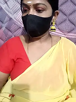 Snapshot of Renuma chatting on 11-19-25, 04:23 Renuma online show from 11-19-25, 04:23