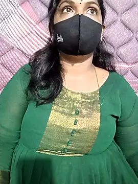 Snapshot of Renuma chatting on 11-25-25, 03:39 Renuma online show from 11-25-25, 03:39