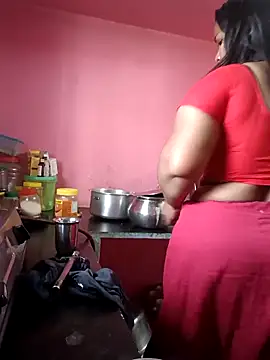 Snapshot of Renuma chatting on 12-23-25, 05:38 Renuma online show from 12-23-25, 05:38