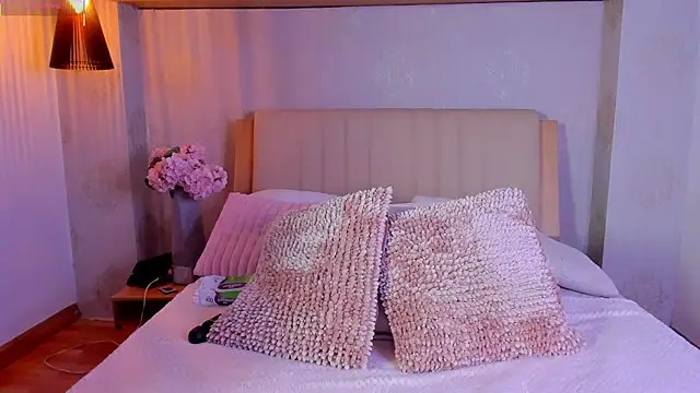 CamilleLynn online show from 11-07-25, 01:49