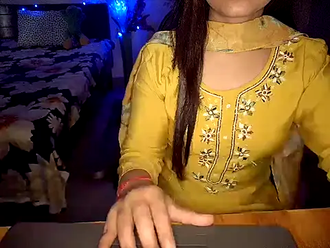 Snapshot of WildRuhi20 chatting on 02-19-26, 05:25 WildRuhi20 online show from 02-19-26, 05:25