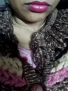 Snapshot of Wifesuman40 chatting on 12-12-24, 05:37 Wifesuman40 online show from 12-12-24, 05:37