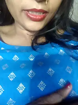 Snapshot of Wifesuman40 chatting on 12-18-24, 04:31 Wifesuman40 online show from 12-18-24, 04:31