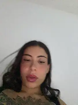 Snapshot of Babyy_B chatting on 06-28-26, 12:27 Babyy B online show from 06-28-26, 12:27