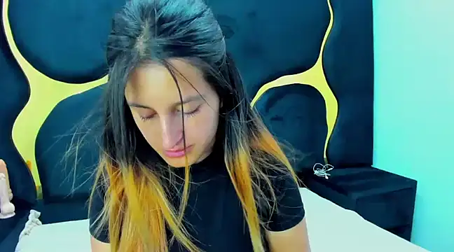 GiaRoussel online show from 02-04-25, 01:48