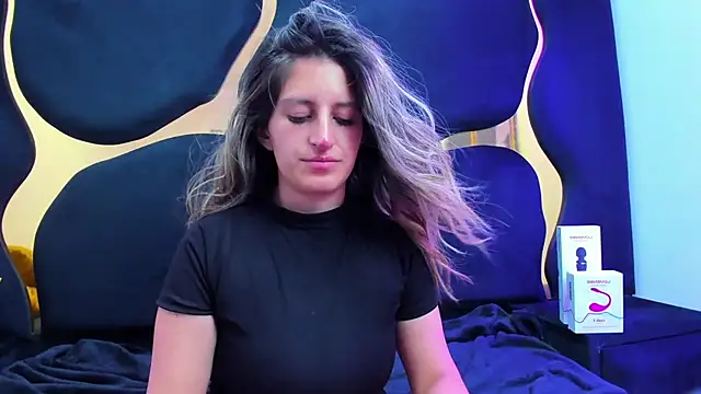 GiaRoussel online show from 10-11-25, 03:54