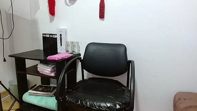 Snapshot of JessicaRabbit04 chatting on 01-27-25, 01:05 JessicaRabbit04 online show from 01-27-25, 01:05