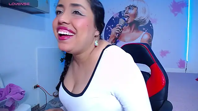 Snapshot of cristal_horny19 chatting on 06-09-26, 03:07 cristal horny19 online show from 06-09-26, 03:07