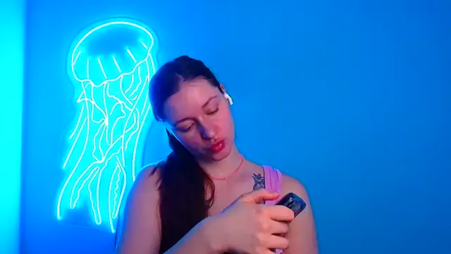 Snapshot of Fantasy_July chatting on 01-21-25, 09:35 Fantasy July online show from 01-21-25, 09:35