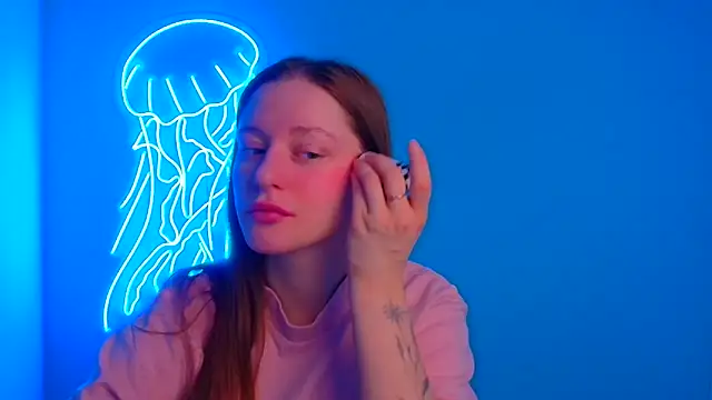 Snapshot of Fantasy_July chatting on 01-31-25, 06:46 Fantasy July online show from 01-31-25, 06:46