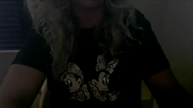 Snapshot of JenniLowen chatting on 10-13-25, 12:16 JenniLowen online show from 10-13-25, 12:16