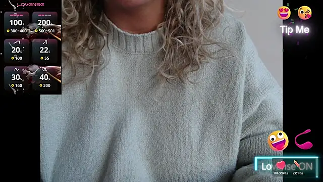 Snapshot of JenniLowen chatting on 05-15-26, 05:58 JenniLowen online show from 05-15-26, 05:58