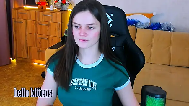 Lora Cain online show from 12-14-24, 03:47