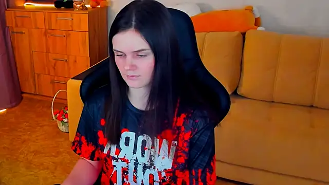 Lora Cain online show from 01-06-25, 07:13