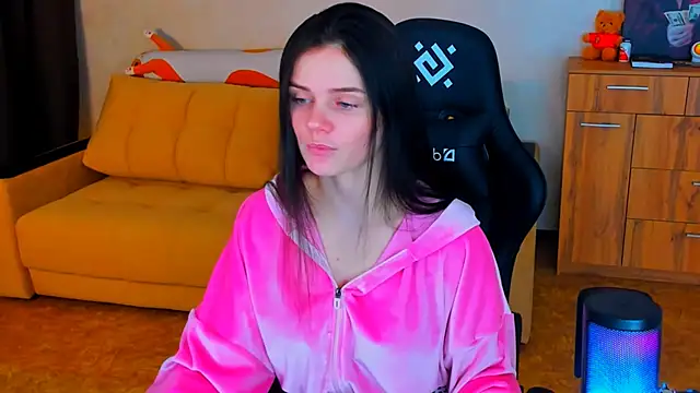 Lora Cain online show from 01-18-25, 04:10