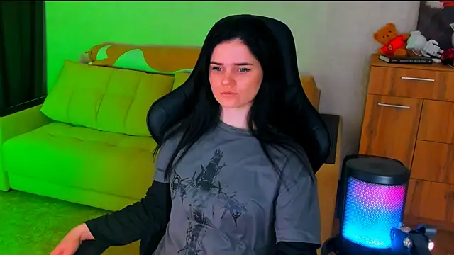 Lora Cain online show from 02-10-25, 06:03