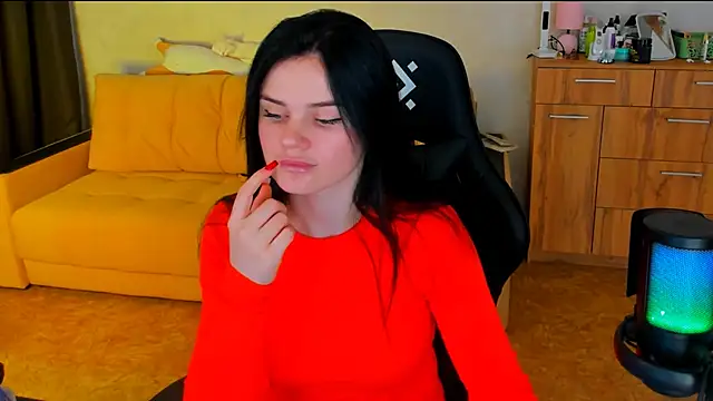 Lora Cain online show from 03-01-25, 12:34