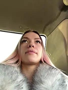 Snapshot of -Sexy_Barbie- chatting on 02-25-25, 10:04 -Sexy Barbie- online show from 02-25-25, 10:04