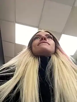 Snapshot of -Sexy_Barbie- chatting on 03-23-25, 08:26 -Sexy Barbie- online show from 03-23-25, 08:26