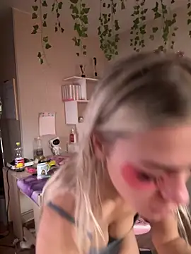 Snapshot of -Sexy_Barbie- chatting on 09-13-25, 03:17 -Sexy Barbie- online show from 09-13-25, 03:17