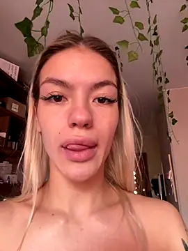 Snapshot of -Sexy_Barbie- chatting on 10-07-25, 03:04 -Sexy Barbie- online show from 10-07-25, 03:04