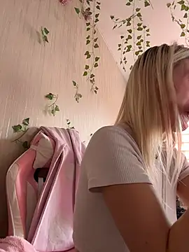 Snapshot of -Sexy_Barbie- chatting on 10-13-25, 03:06 -Sexy Barbie- online show from 10-13-25, 03:06