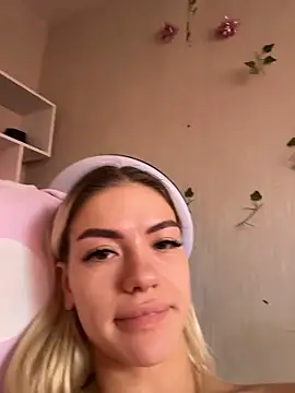 Snapshot of -Sexy_Barbie- chatting on 11-12-25, 03:29 -Sexy Barbie- online show from 11-12-25, 03:29