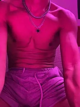 Snapshot of thesummerboy chatting on 12-17-24, 09:28 thesummerboy online show from 12-17-24, 09:28