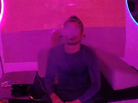 Snapshot of thesummerboy chatting on 01-17-25, 03:55 thesummerboy online show from 01-17-25, 03:55